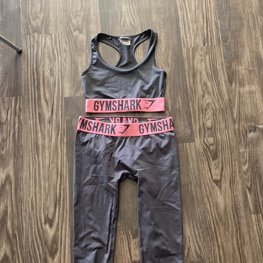 Gymshark gray and pink set